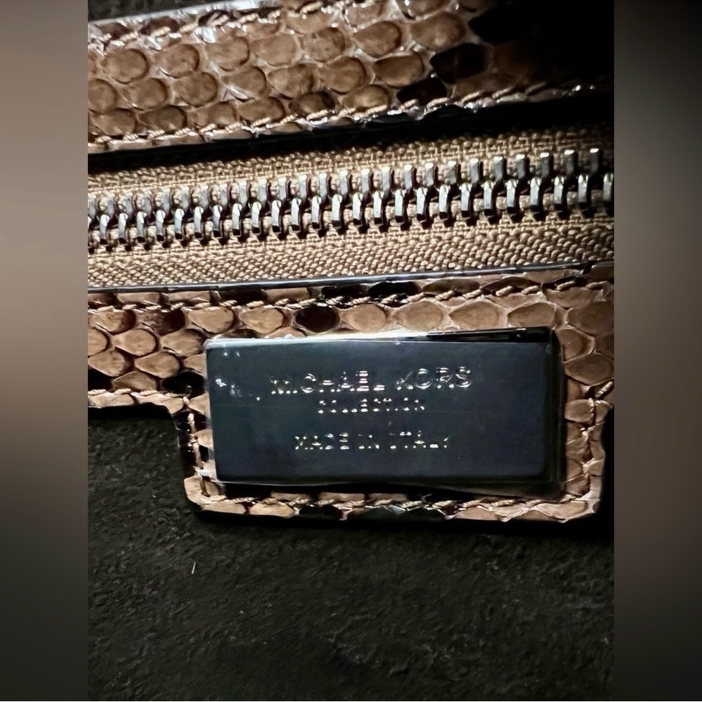 Michael Kors Collection Bancroft Woman’s Shoulder Bag with Snake-Texture Accents - Picture 8 of 13